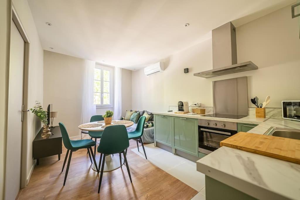 Le Pearl Appartement De Charme En Bord Riviere Коллобрьер Экстерьер фото