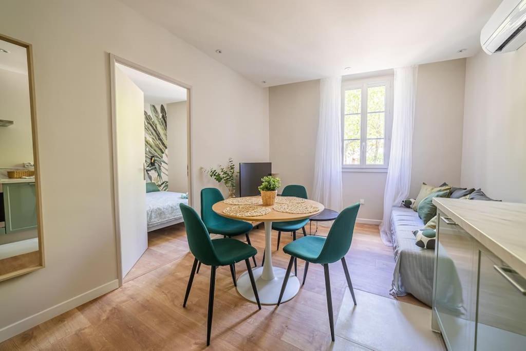 Le Pearl Appartement De Charme En Bord Riviere Коллобрьер Экстерьер фото