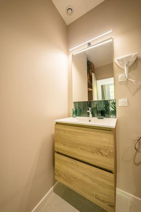 Le Pearl Appartement De Charme En Bord Riviere Коллобрьер Экстерьер фото