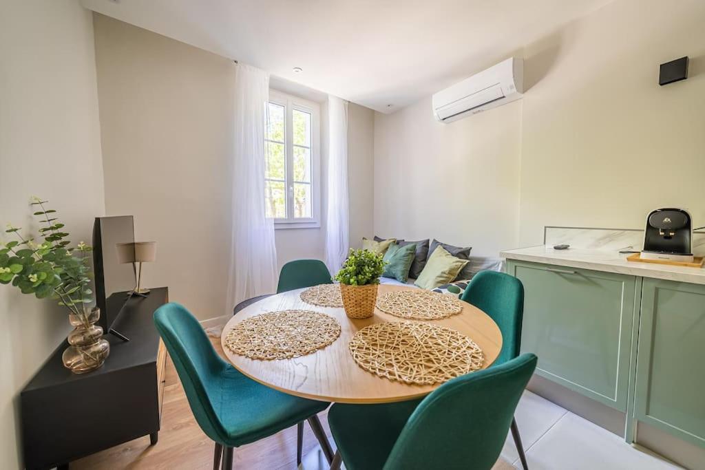 Le Pearl Appartement De Charme En Bord Riviere Коллобрьер Экстерьер фото