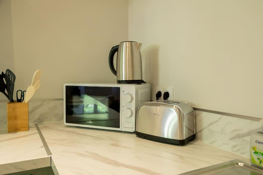 Le Pearl Appartement De Charme En Bord Riviere Коллобрьер Экстерьер фото